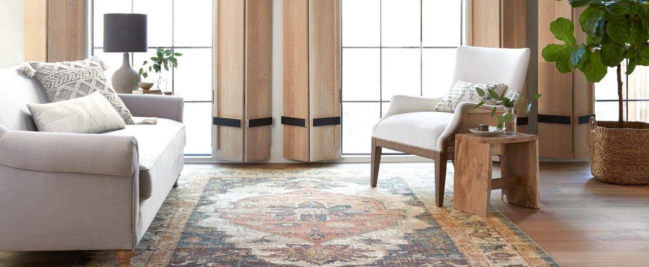 Choosing The Perfect Area Rug For A, How Do You Choose An Area Rug For Hardwood Floors